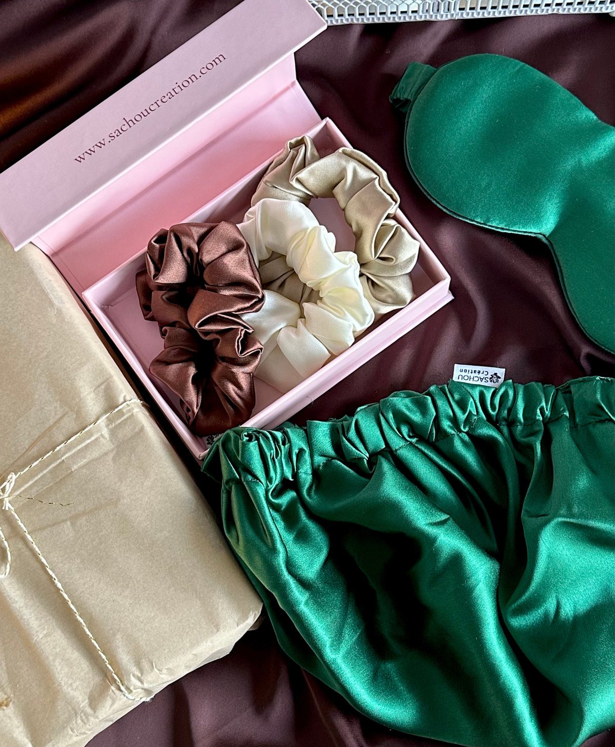 Coffret cadeau 100% soie de mûrier 19 mommes