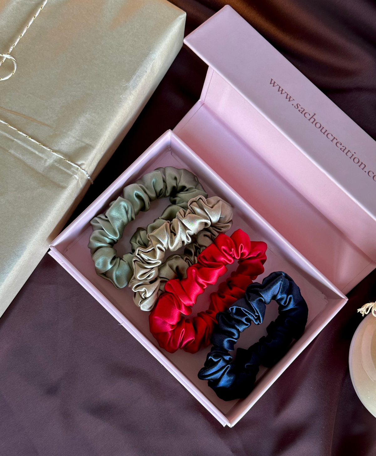 Coffret cadeau 100% soie de mûrier 19 mommes