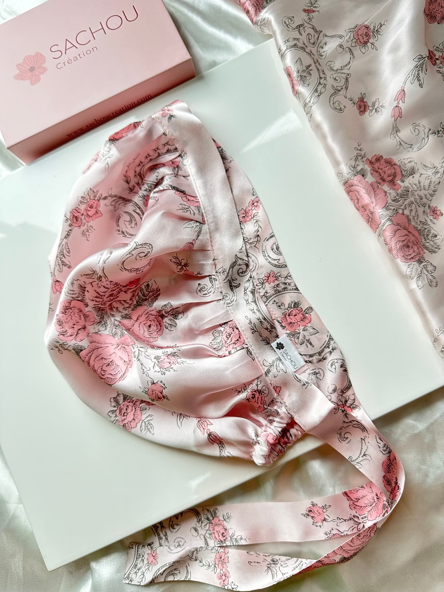 Bonnet ajustable en soie de mûrier 19 mommes