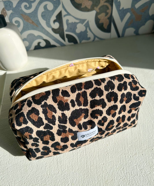 Trousse de toilette côtelée en velours imprimé léopard