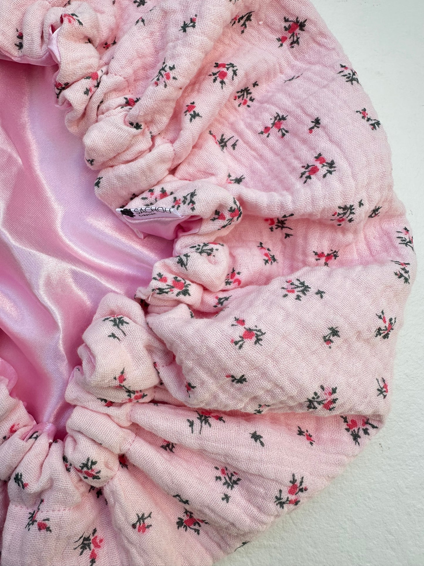 Bonnet réversible en satin et gaze de coton coup de cœur ♥️