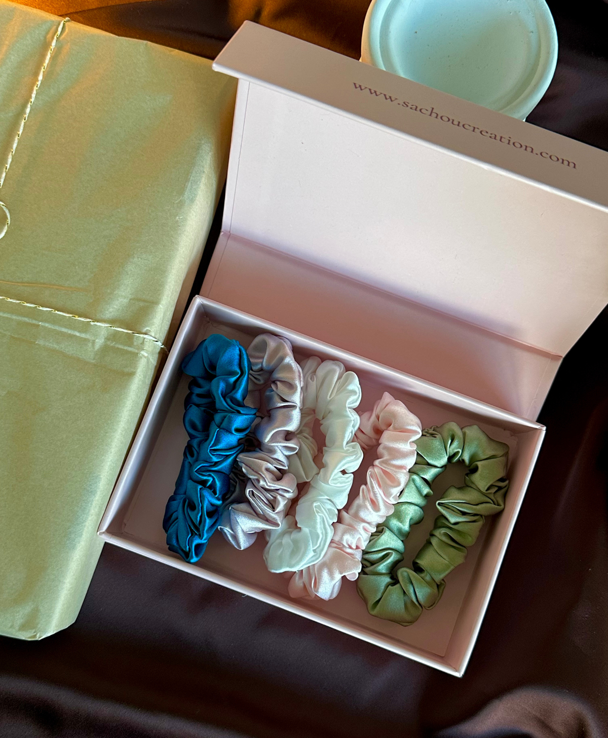 Coffret cadeau 100% soie de mûrier 19 mommes