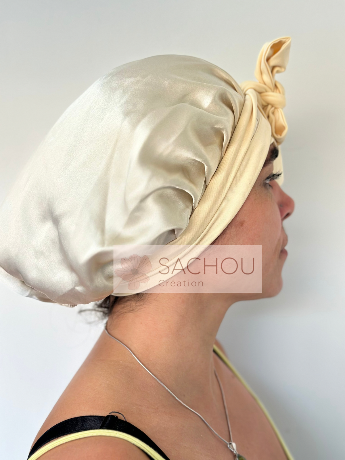 Bonnet ajustable en soie de mûrier 22 mommes