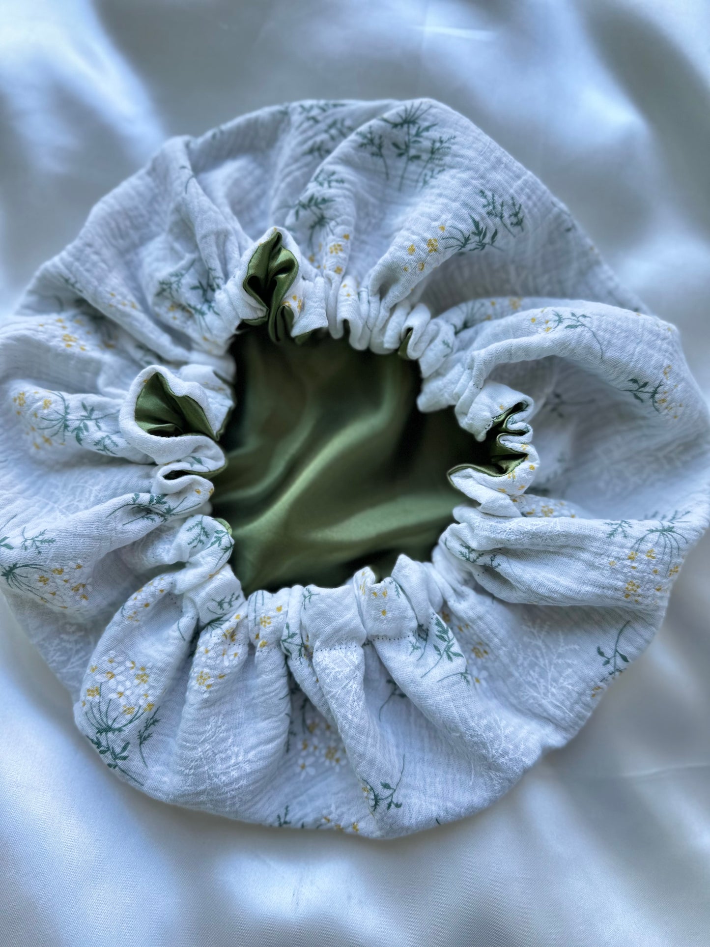 Bonnet réversible en satin et gaze de coton coup de cœur ♥️