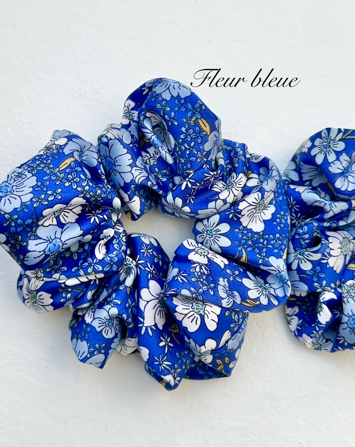 Chouchou en satin imprimé fleur